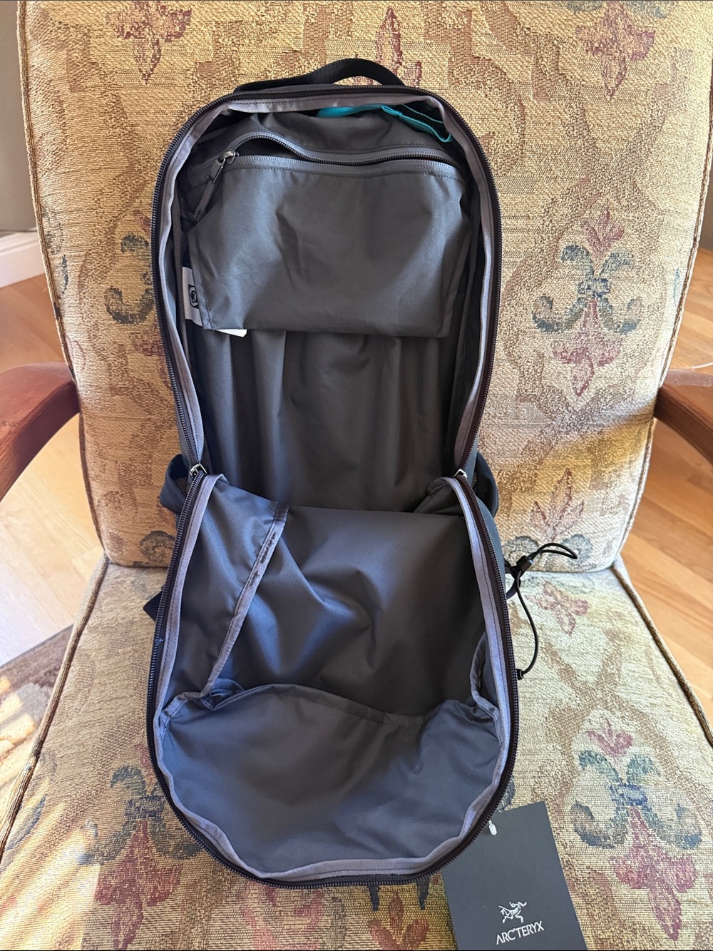 Arc'teryx Mantis 16 backpack (NWT) - Picture 6 of 6